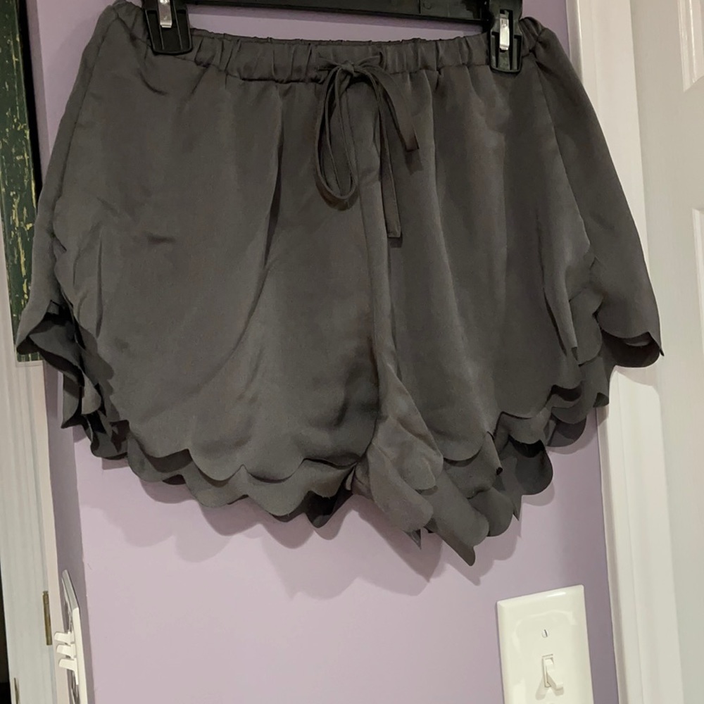 Grey peplum short